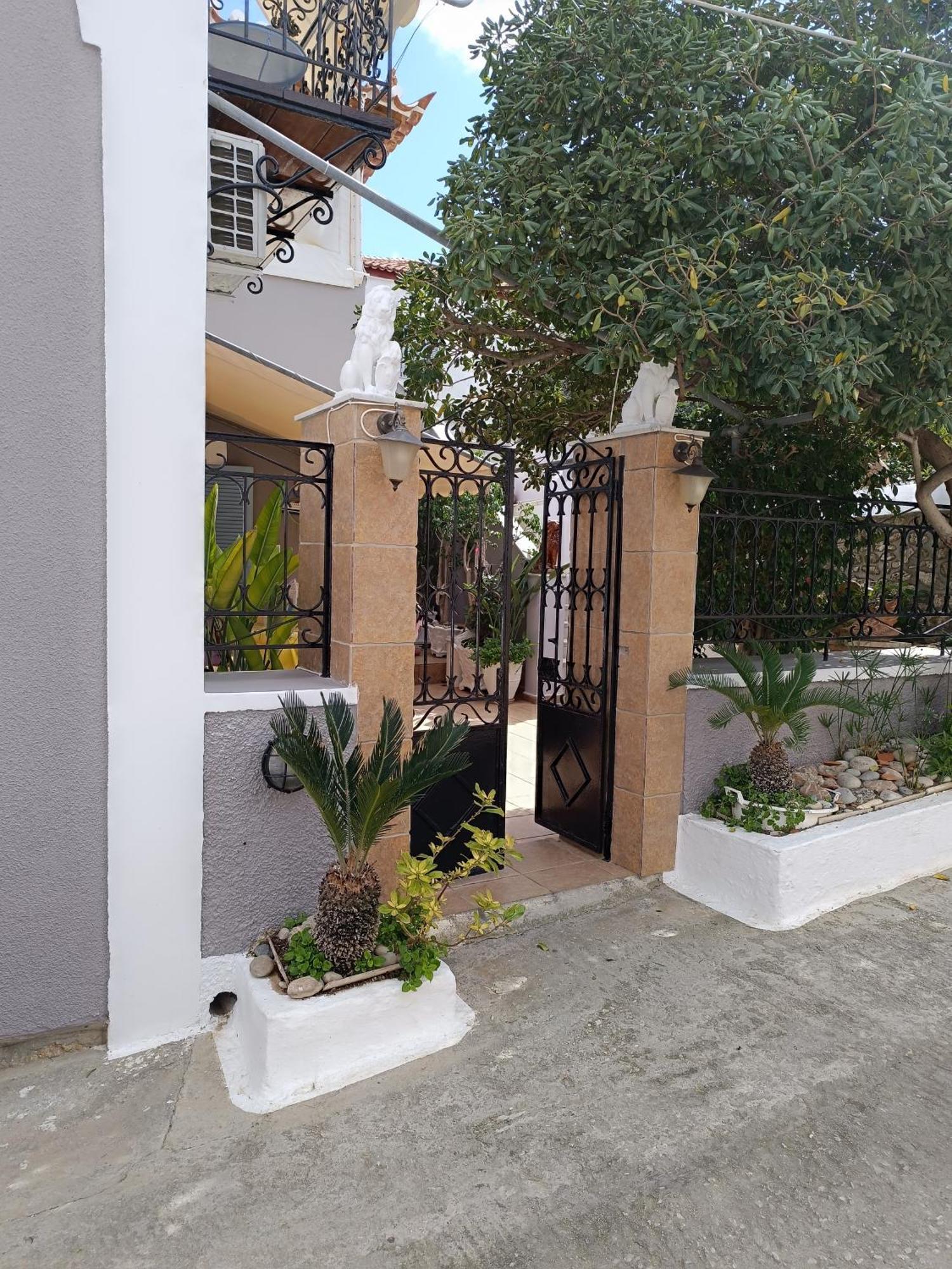 Angelic House Villa Spetses Town Exterior photo